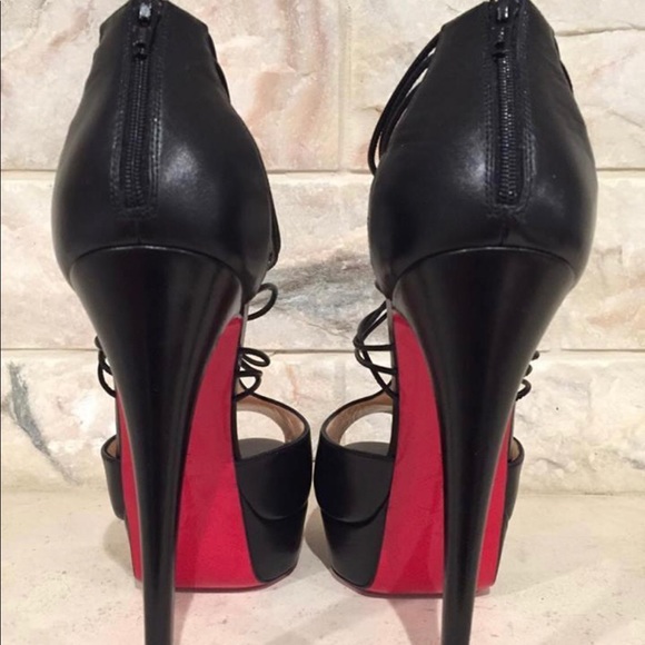 โก๏ธSaleโก๏ธ FIRM PRICE Christian Louboutin ๐ - Picture 5 of 6